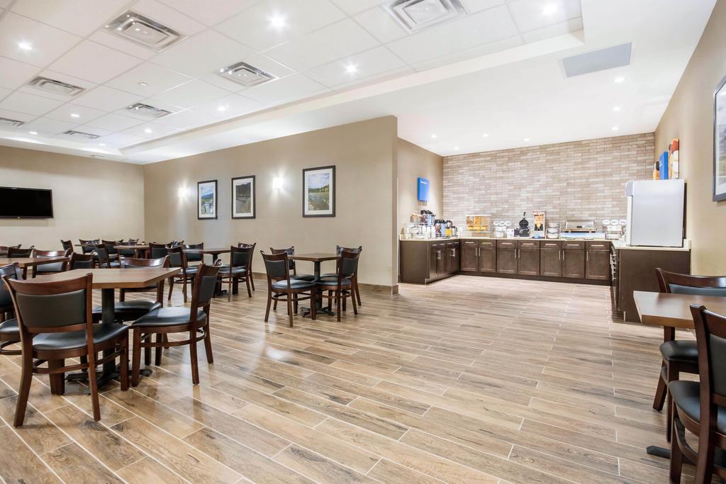 Comfort Inn & Suites Merritt Exterior foto